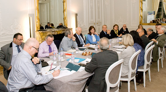 Le Comité d’orientation
politique d’Ipemed est
coprésidé par Carmen
Romero, députée
européenne et Abderrahmane Hadj Nacer, ancien
gouverneur de la Banque
d’Algérie.