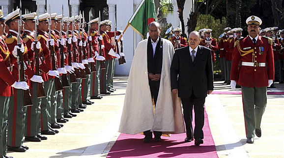 Le président tunisien
Moncef Marzouki reçu
par son homologue
algérien Abdelaziz
Bouteflika le 12 février.