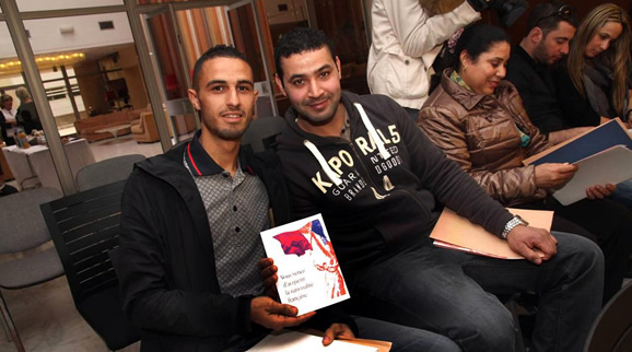 Préfecture de Bastia: deux jeunes hommes d’origine marocaine viennent de recevoir la citoyenneté française.